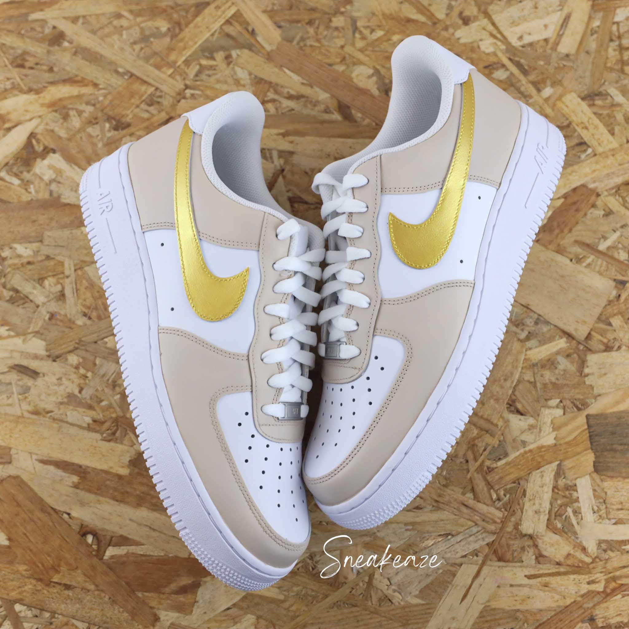 Or et Beige clair (modèle au choix) - Air Force 1 custom – Image 3