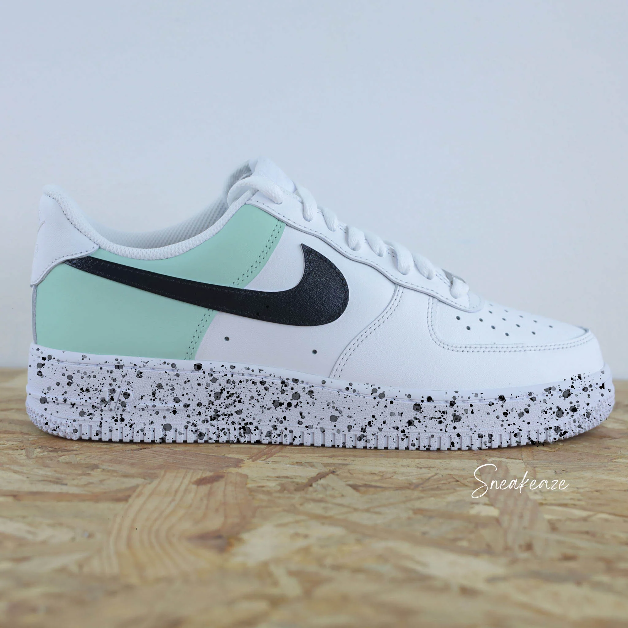 Color block splash noir et vert d'eau - Air Force 1 custom – Image 2