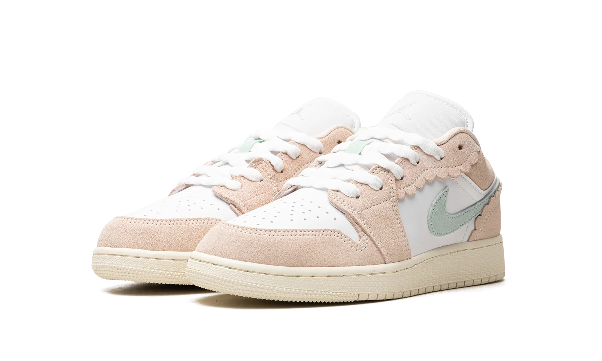 Air Jordan 1 Low SE Scalloped Edge – Image 3