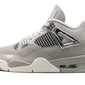 Air Jordan 4 Retro Frozen Moments