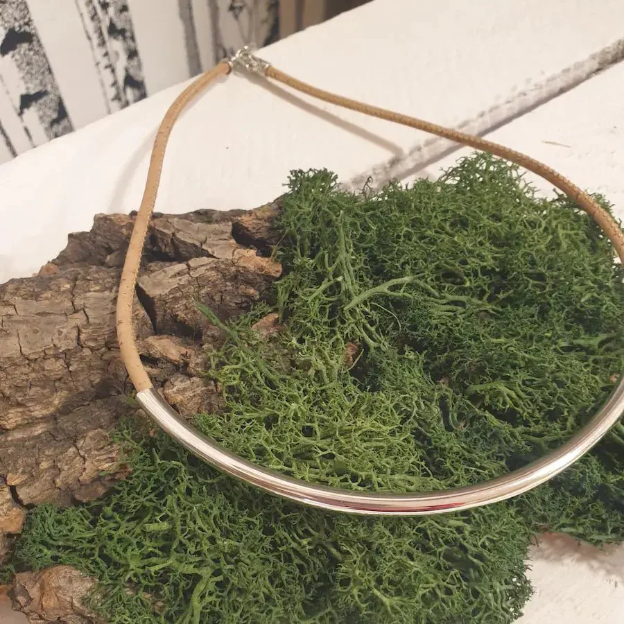 Collier Hera en liège, un bijou inspiré par la nature – Image 4
