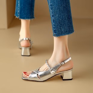 Sandales Femme à Talon Haut Bout Ouvert Dorées – Image 7